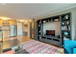 Photo #6: 20604055 Listing 