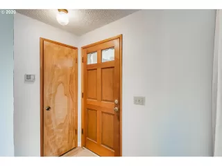 Photo #1: 20604202 Listing