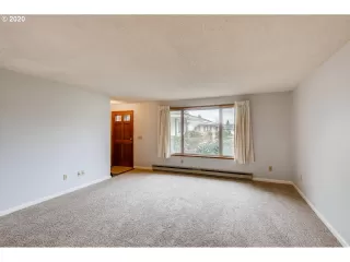 Photo #2: 20604202 Listing