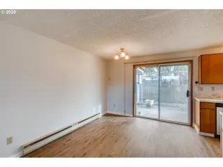 Photo #3: 20604202 Listing