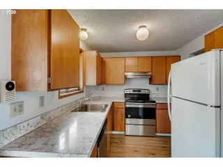 Photo #4: 20604202 Listing