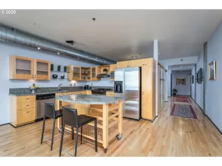 Photo #6: 20604332 Listing 