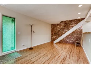 Photo #2: 20604564 Listing