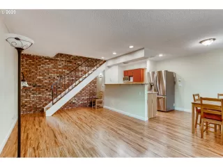 Photo #4: 20604564 Listing