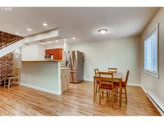 Photo #5: 20604564 Listing