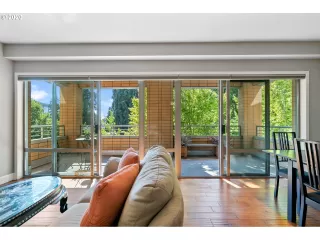 Photo #1: 20604702 Listing