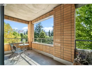 Photo #2: 20604702 Listing