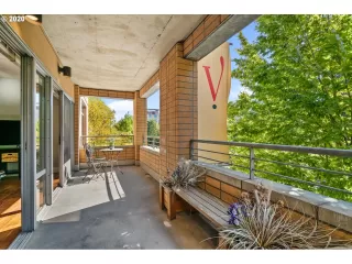 Photo #4: 20604702 Listing