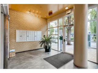 Photo #6: 20605621 Listing 