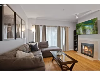 Photo #3: 20606302 Listing
