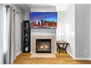 Photo #5: 20606302 Listing