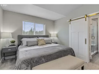 Photo #6: 20606764 Listing