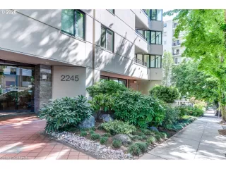 Photo #1: 20607701 Listing