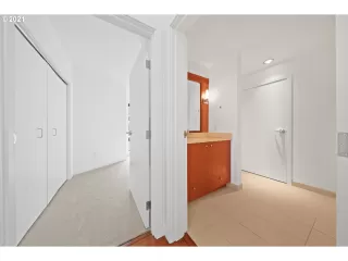 Photo #6: 20608032 Listing