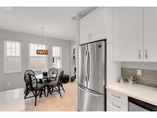 Photo #3: 20610757 Listing