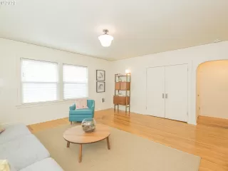 Photo #5: 20610912 Listing