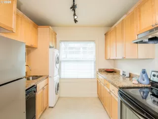 Photo #6: 20610912 Listing