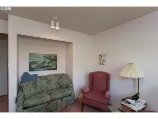 Photo #5: 20611151 Listing