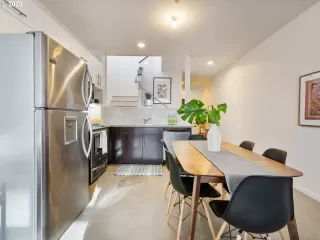 Photo #1: 20611247 Listing