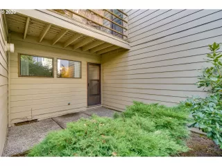 Photo #2: 20611387 Listing