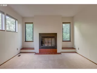 Photo #3: 20611387 Listing