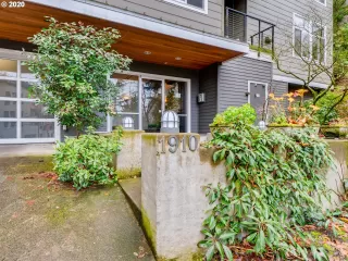 Photo #3: 20611425 Listing