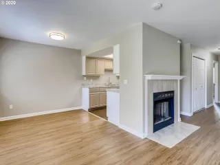 Photo #2: 20611709 Listing