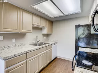 Photo #3: 20611709 Listing