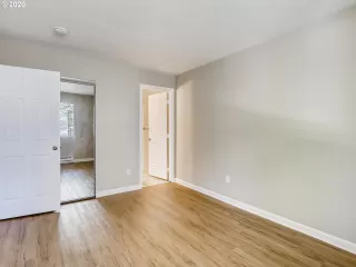 Photo #5: 20611709 Listing