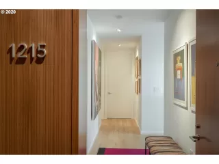 Photo #3: 20613315 Listing