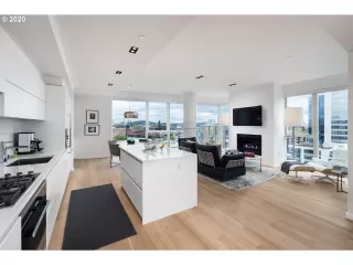 Photo #4: 20613315 Listing