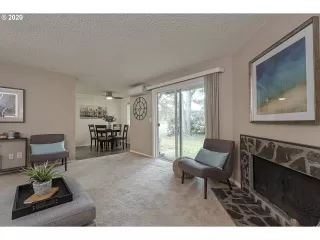 Photo #4: 20613426 Listing