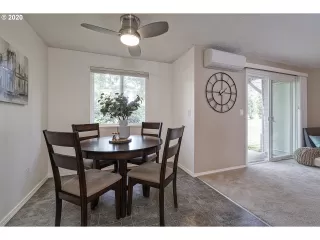 Photo #5: 20613426 Listing