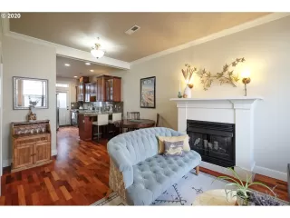 Photo #3: 20614286 Listing