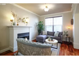 Photo #4: 20614286 Listing