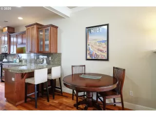 Photo #6: 20614286 Listing