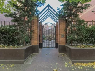 Photo #1: 20614491 Listing 