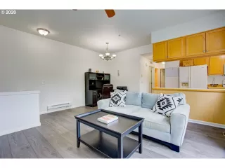Photo #2: 20615509 Listing 