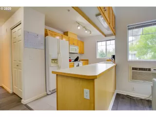 Photo #4: 20615509 Listing 