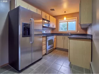 Photo #4: 20615752 Listing 