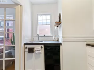 Photo #3: 20615772 Listing