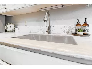 Photo #1: 20615826 Listing 