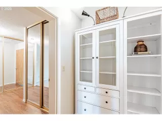 Photo #5: 20615826 Listing 