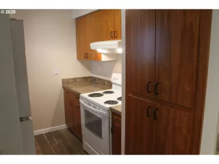 Photo #2: 20615944 Listing
