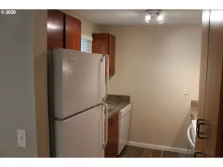 Photo #3: 20615944 Listing