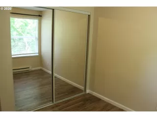 Photo #6: 20615944 Listing