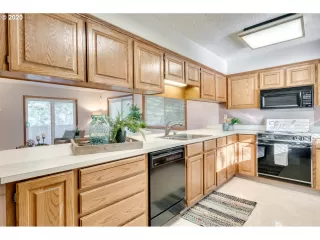 Photo #4: 20616405 Listing