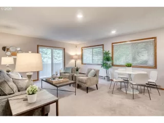 Photo #6: 20616405 Listing