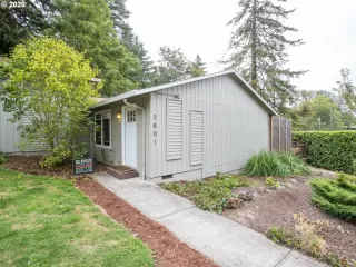 More Details about MLS # 20616635 : 2801 SW SPRING GARDEN ST