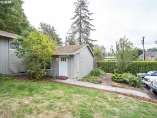 Photo #1: 20616635 Listing 